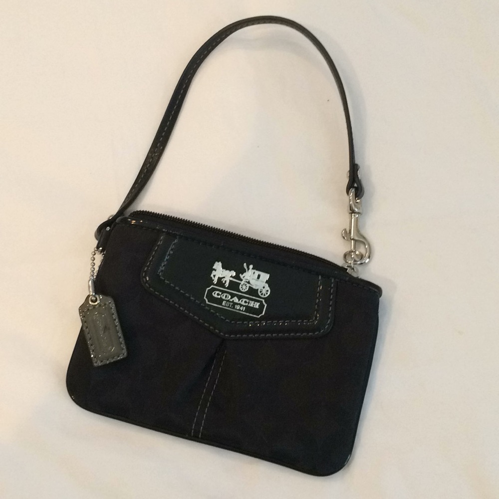 EUC Authentic Coach pouch/wristlet. Black